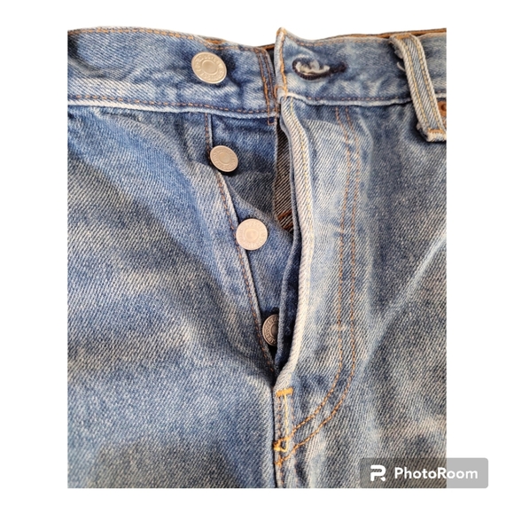 Levi's 501 Jean Shorts - Picture 3 of 7
